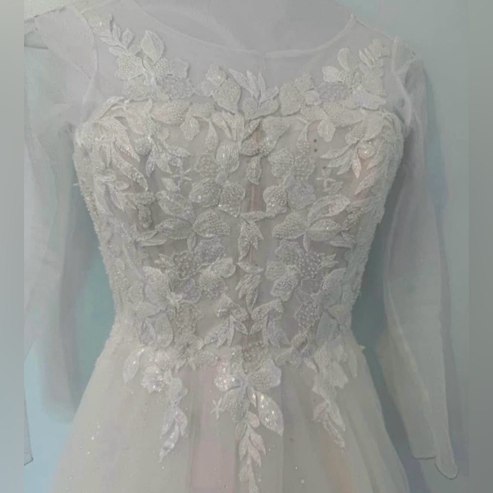 Wedding Dress - Picture 5 of 7